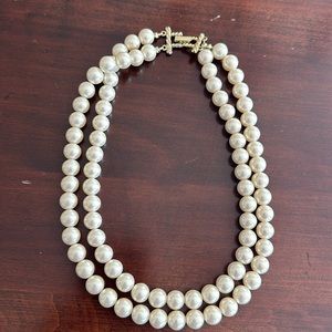 Double strand pearl necklace